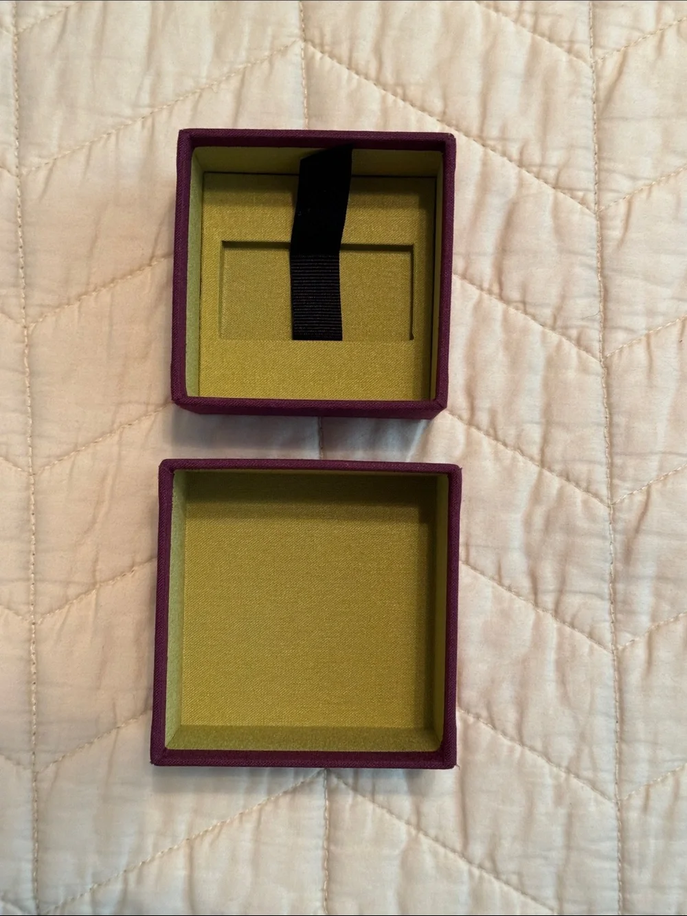 Gucci Plum Box with Gold Logo